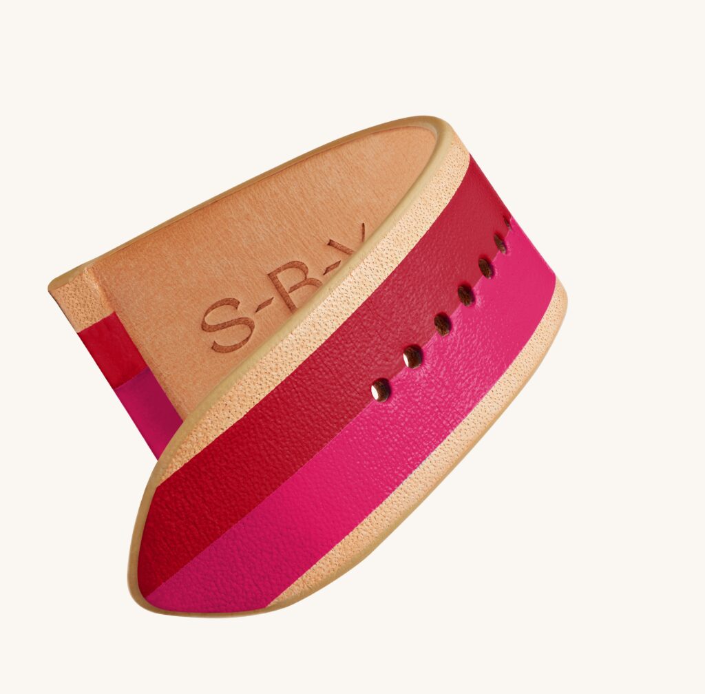 Anpassat armband i rosa och rött