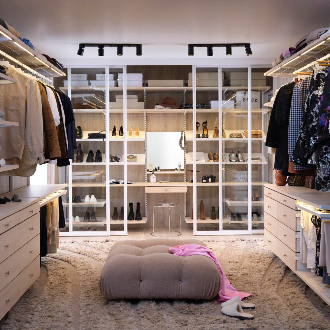elfa walk in wardrobe
